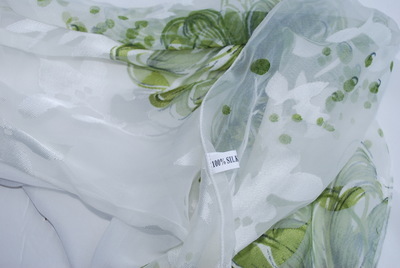 杭州藍(lán)美卡絲巾 廠家直銷，高貴新穎，現(xiàn)貨熱銷中